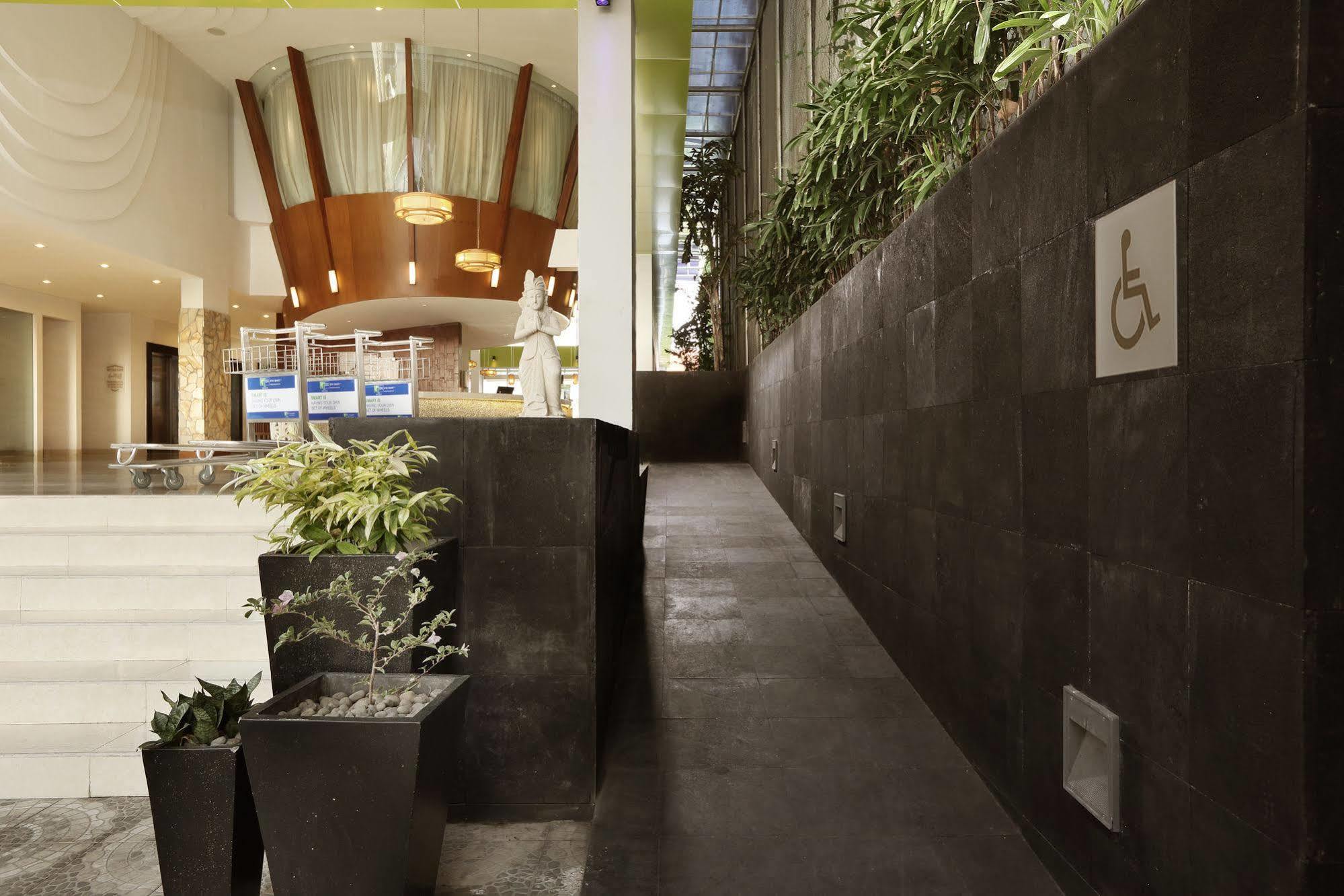 Diamond Hotel Kuta  Exterior photo